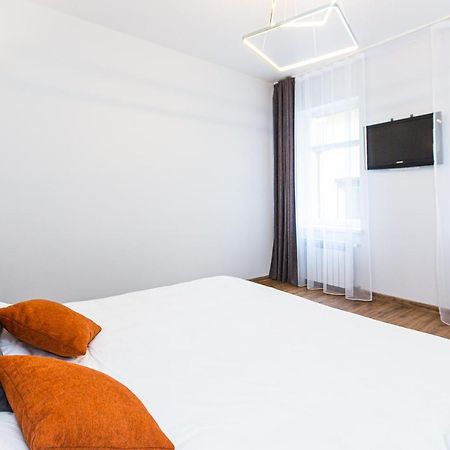3 Vodna Apartment Lviv Exteriör bild