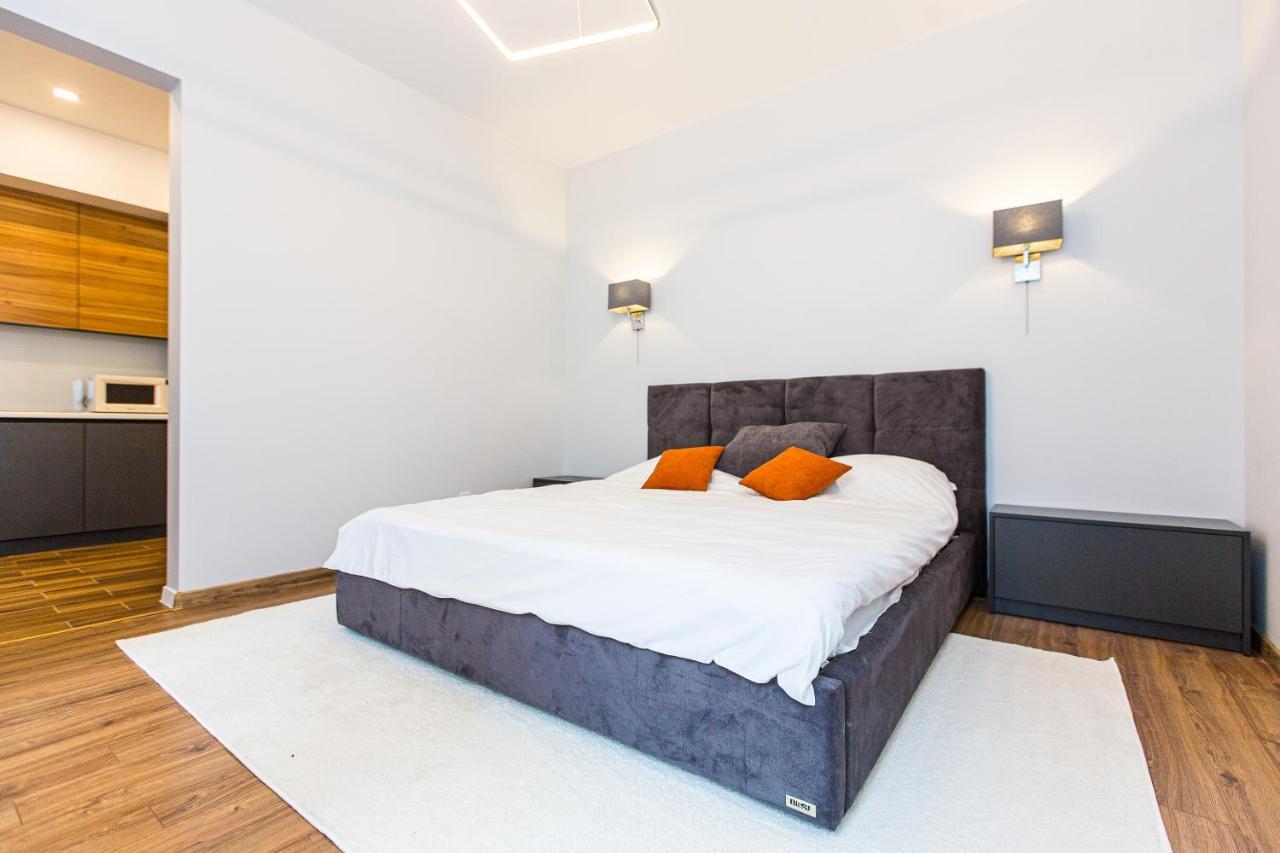 3 Vodna Apartment Lviv Exteriör bild