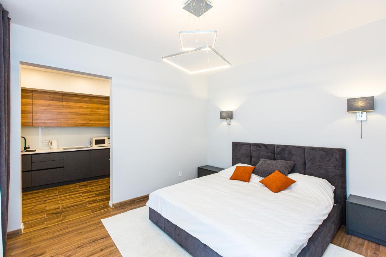 3 Vodna Apartment Lviv Exteriör bild