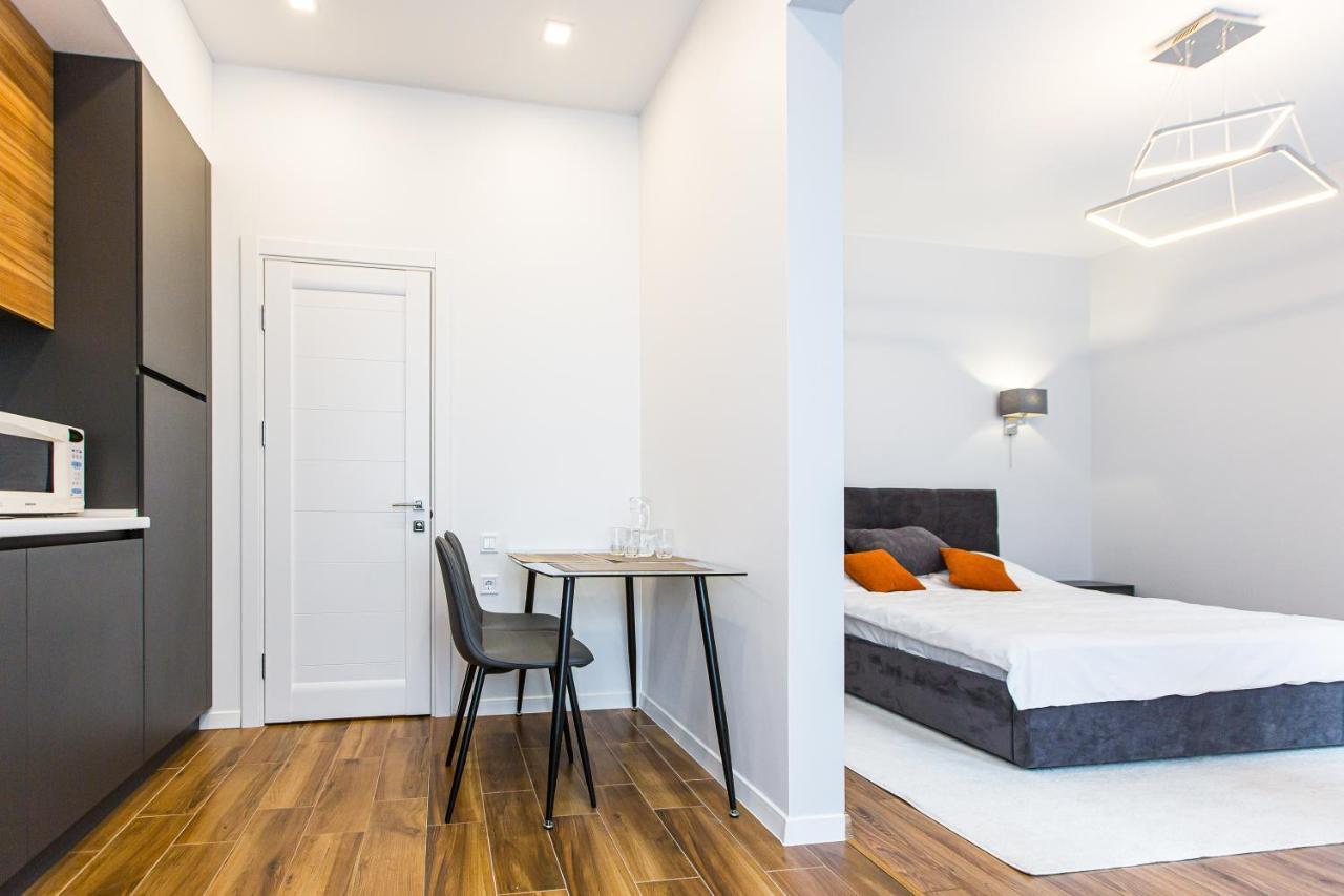 3 Vodna Apartment Lviv Exteriör bild
